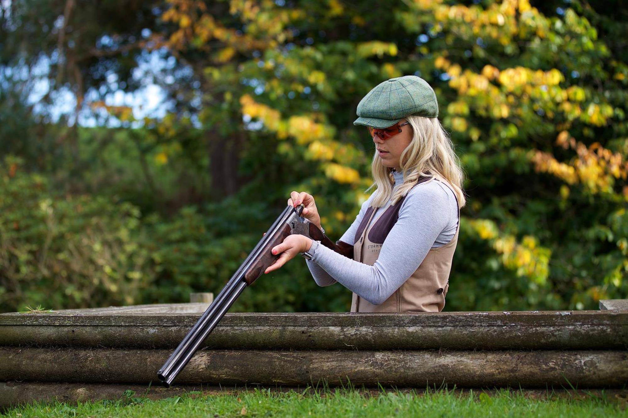 Schloss Roxburghe, Part Of Destination By Hyatt Exterior photo A woman wearing a shooting vest