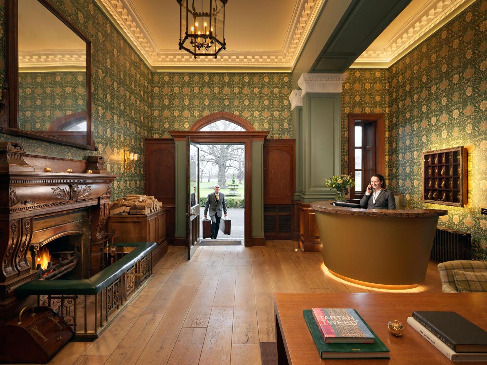 Schloss Roxburghe, Part Of Destination By Hyatt Exterior photo The hotel's reception