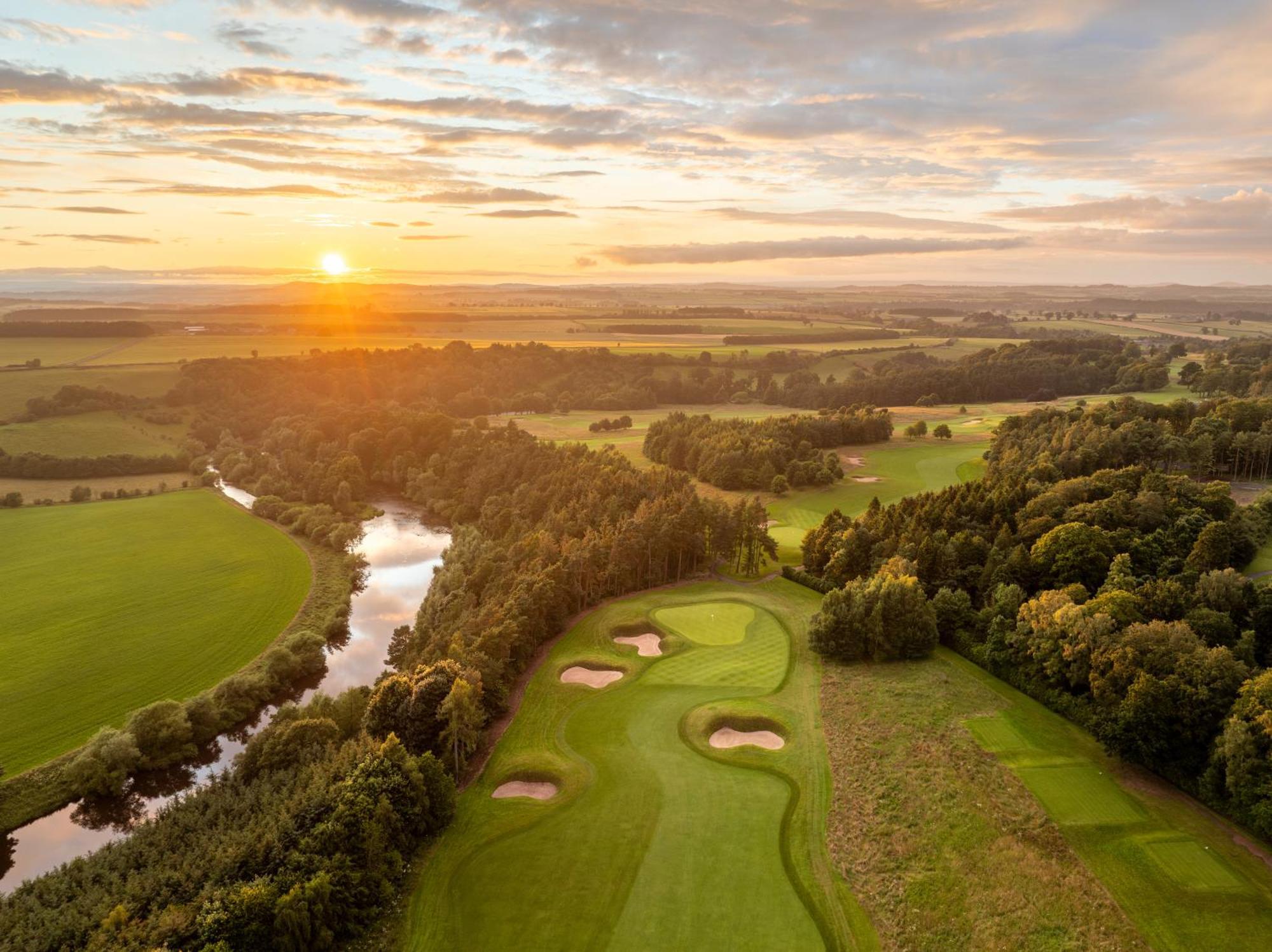 Schloss Roxburghe, Part Of Destination By Hyatt Exterior photo The 18th hole at the Old Golf Course